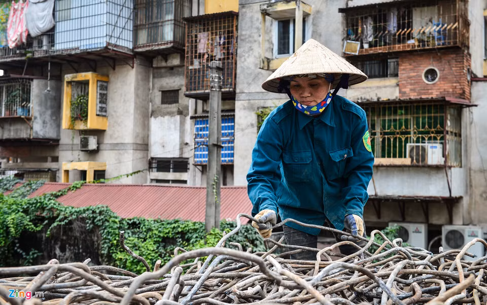 Đến ngày 12/11, UBND quận Đống Đa tổ chức họp báo thông tin về việc đã tiến hành giải toả để xây dựng chung cư cao cấp, trung tâm thương mại cao 27 tầng với 3 tầng hầm.