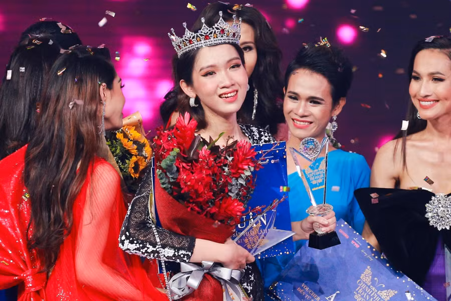 Cận cảnh nhan sắc xinh đẹp của cô nàng Nhật Hà.