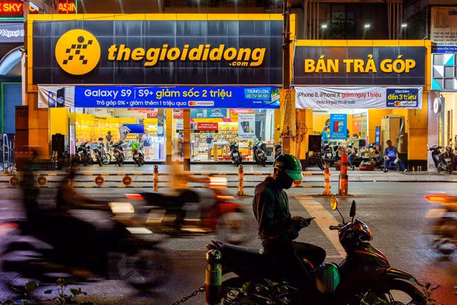 Một cửa hàng TGDĐ tại TP.HCM. Ảnh: Bloomberg.