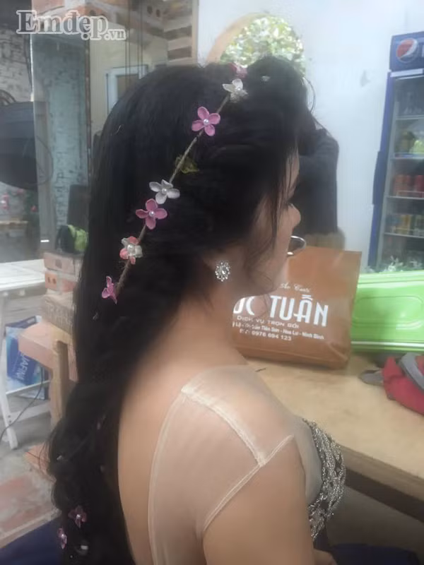 Co dau 9x so huu mai toc dai hiem co toi tan dau goi-Hinh-3