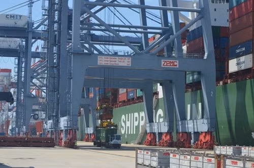 Trong đợt cập cảng lần này, tàu CSCL Star sẽ tiếp nhận 130 container được chuyển từ Thái Lan qua CMIT và chuyển thẳng qua Châu Âu mà không cần qua bất cứ cảng biển trung gian nào khác.