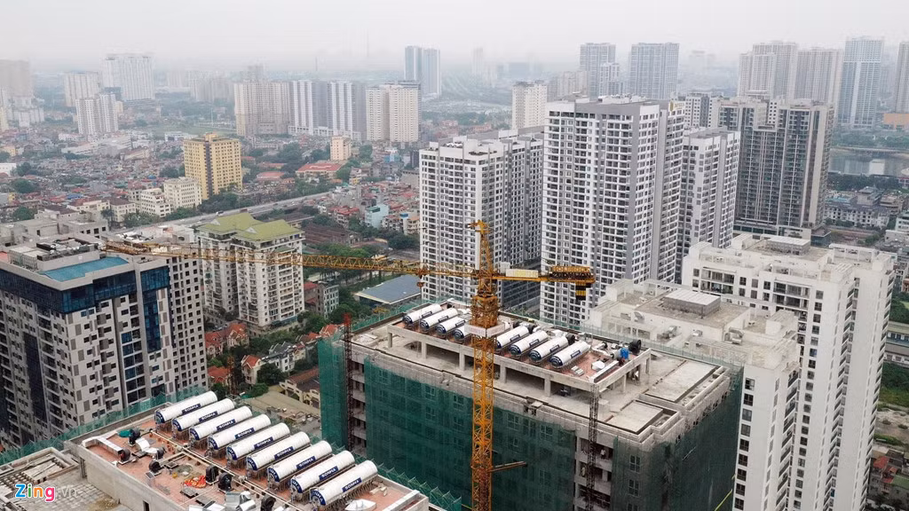 Sẽ có khoảng 25.000 dân sẽ về ở tại các dự án trên đường Nguyễn Tuân, gây áp lực lớn đến hạ tầng giao thông và hạ tầng xã hội.