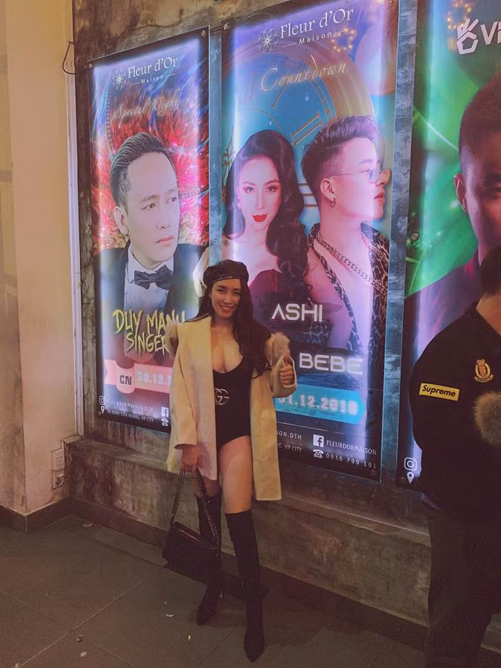 Cô sinh năm 1992, từng học trường múa và tham gia một nhóm hát. Hiện tại ngoài công việc DJ, Thảo Bee còn kinh doanh thời trang online. 