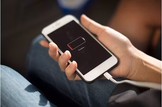 Tòa án nhân dân TP HCM đã tiếp nhận đơn khởi kiện Apple của hai luật sư. Ảnh minh họa.