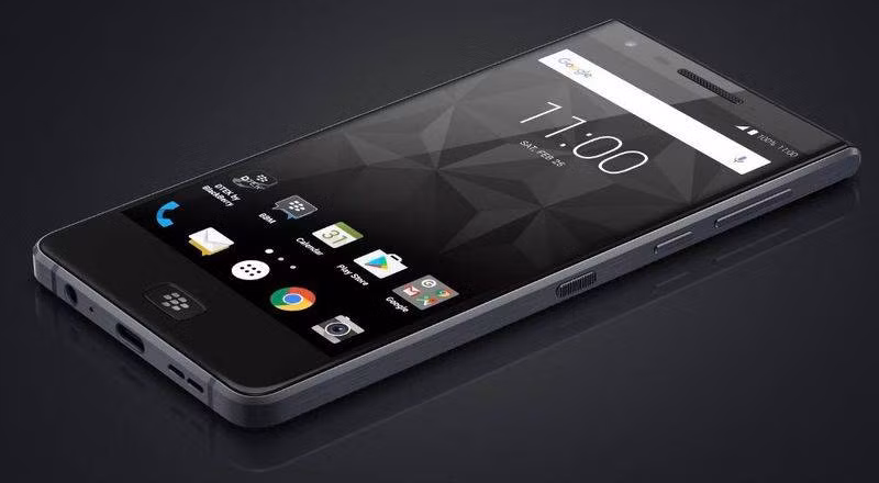Điện thoại cảm ứng toàn màn hình đầu tiên của BlackBerry có gì lạ? - Hình 2 Dien thoai cam ung toan man hinh dau tien cua BlackBerry co gi la?-Hinh-2