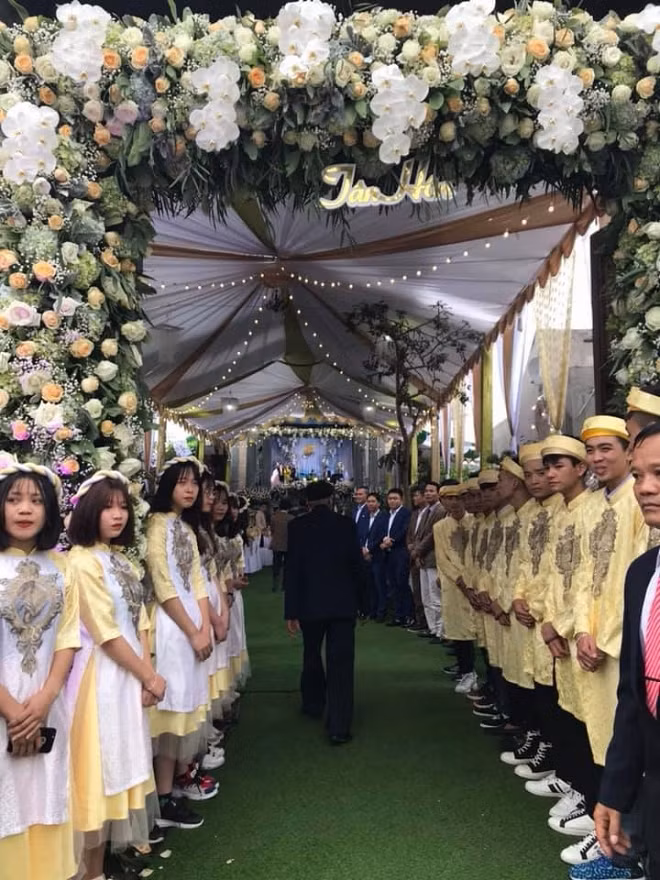 Lau dai khong lo cua nha co gai deo vang triu co ngay cuoi-Hinh-13