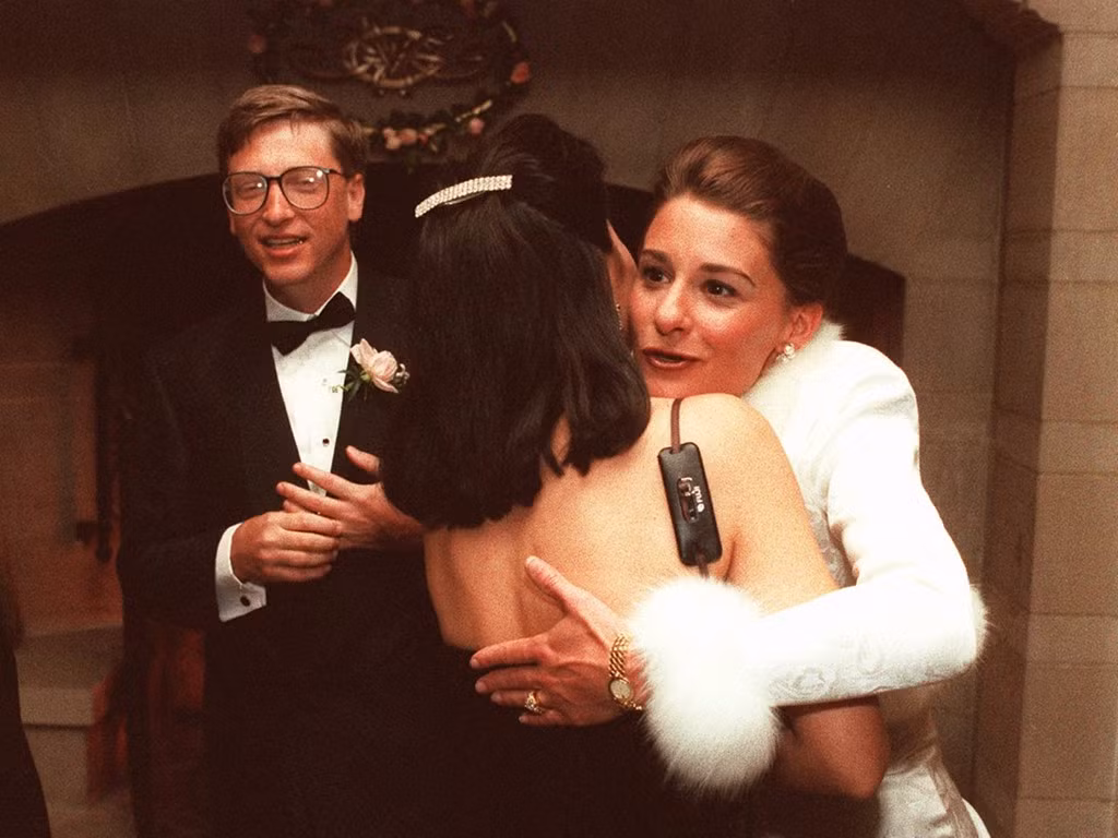 Bill và Melinda Gates kết hôn vào năm 1994 tại khách sạn Manele Bay ở Hawaii. Họ tổ chức đám cưới tại vị trí "lỗ golf 12 - par 3" trên sân golf của khách sạn, Forbes cho biết với chi phí khoảng 1 triệu USD. Ảnh: AP.