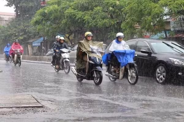 Thoi tiet hom nay 9/7: Ha Noi hung mua to vao chieu toi