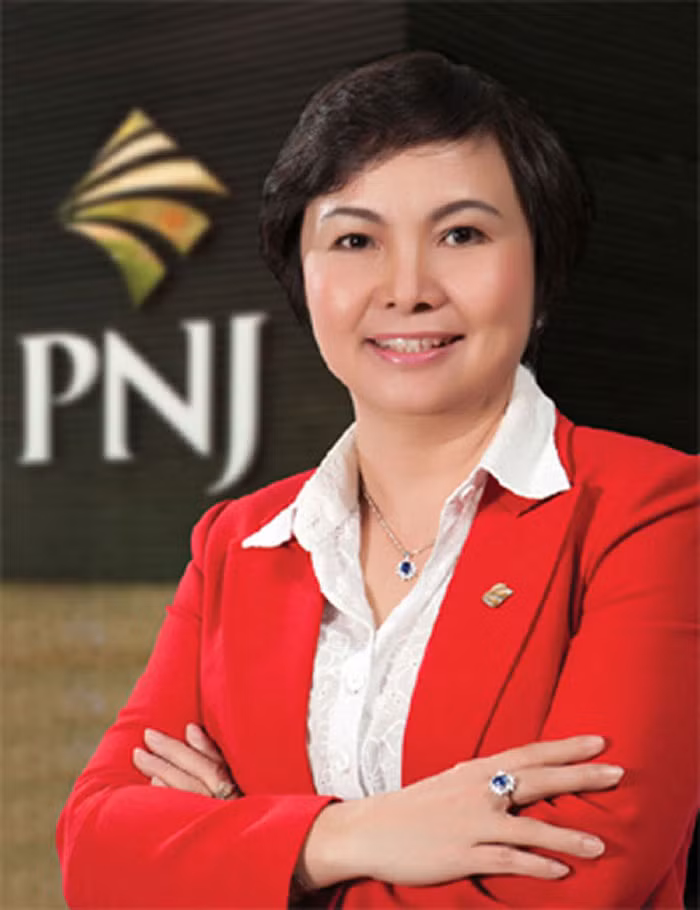 Bà Cao Thị Ngọc Dung cũng "nhận quà" tiền tỷ từ sự tăng trưởng của cổ phiếu PNJ.
