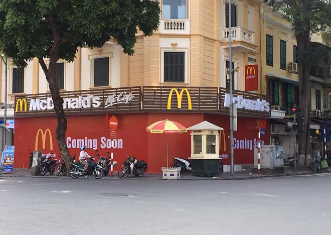 Cửa hàng có vị trí "kim cương" của McDonald's sẽ đóng vai trò quảng bá hiện diện cũng như thăm dò thị trường Hà Nội. Ảnh: McDonald's.