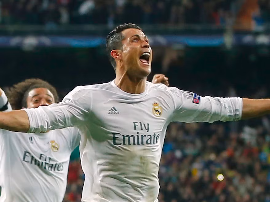 Với hợp đồng khủng tại câu lạc bộ Real Madrid, Ronaldo được trả 61 triệu USD lương và thưởng trong năm ngoái. Nếu Ronaldo rời Madrid, câu lạc bộ tiếp theo sẽ phải trả 1 tỷ USD để có được ngôi sao này.