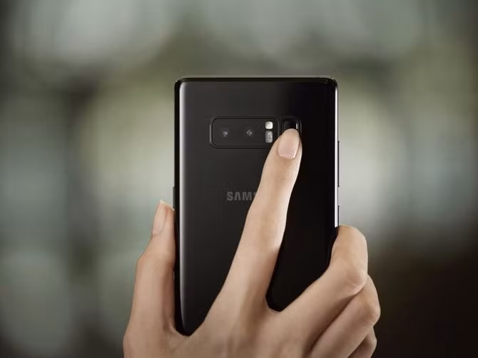 Galaxy Note 9 sở hữu tính năng mà Apple từ bỏ trên iPhone X? - Hình 2 Galaxy Note 9 so huu tinh nang ma Apple tu bo tren iPhone X?-Hinh-2