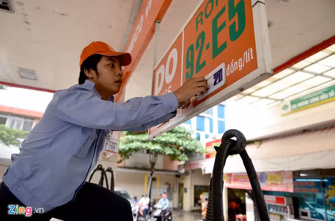 Saigon Petro đề xuất quay trở lại bán xăng RON 92. Ảnh: Lê Quân.