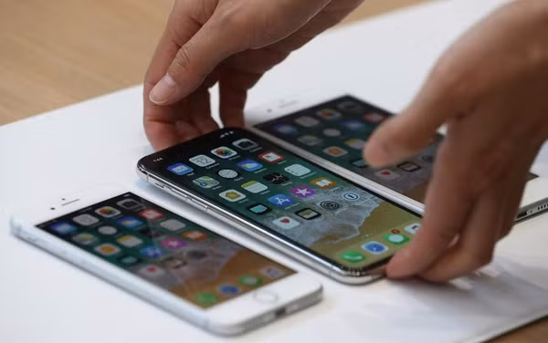 iPhone X sắp lên kệ, dự báo khan hàng trầm trọng - Hình 3 iPhone X sap len ke, du bao khan hang tram trong-Hinh-3