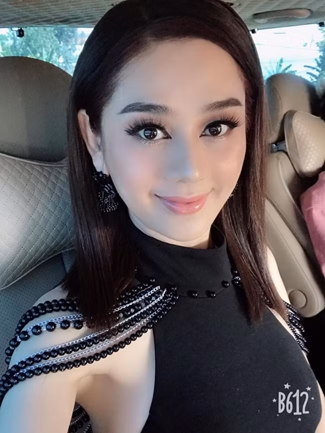 Ca sĩ 40 tuổi cũng sở hữu một chiếc xế hộp riêng làm phương tiện di chuyển.