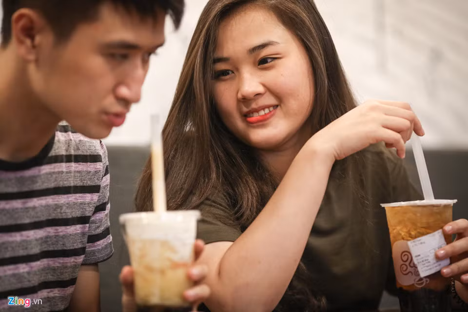 Lê Thị Gianh Lam, sinh viên Đại học Kinh tế Tài chính TP.HCM, chia sẻ chính vị beo béo này của trà sữa đã thu hút bạn đến các cửa hàng khoảng 3 lần mỗi tuần.