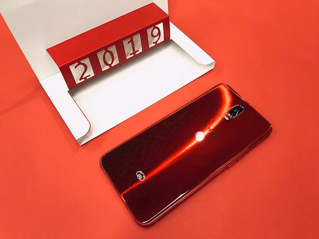 Ra mat Oppo R17, Oppo R17 Pro phien ban Ky Hoi 2019