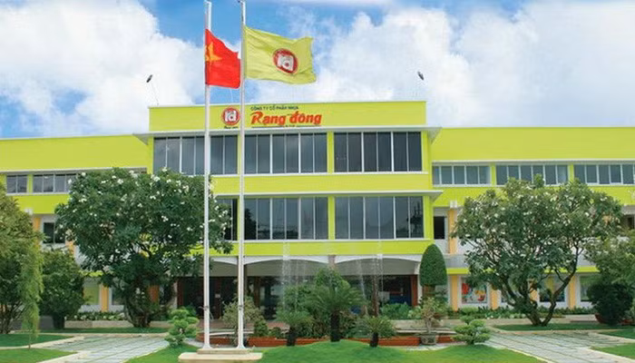 Nhua Rang Dong bi phat va truy thu thue
