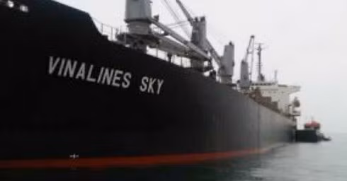 Tàu Vinalines Sky.
