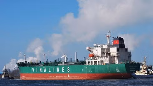 Vinalines đã bán và thanh lý hàng loạt tàu có độ tuổi già nhằm cắt lỗ, tái cơ cấu đội tàu của Vinalines.