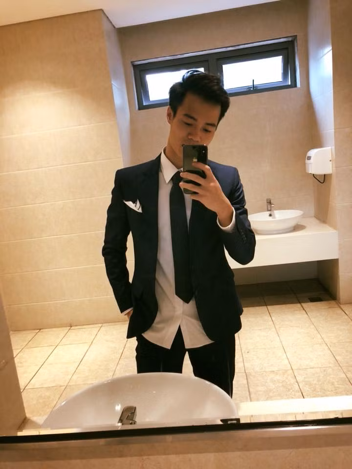 Văn Toàn cũng đang dùng iPhone X.