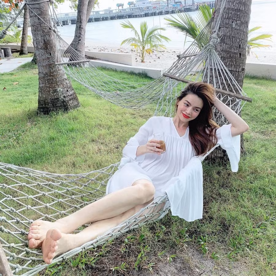 Bat ngo nhan sac cua Ho Ngoc Ha sau it ngay sang Thai Lan-Hinh-2