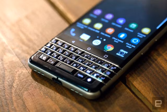 BlackBerry sắp sản xuất điện thoại chống nước - Hình 2 BlackBerry sap san xuat dien thoai chong nuoc-Hinh-2