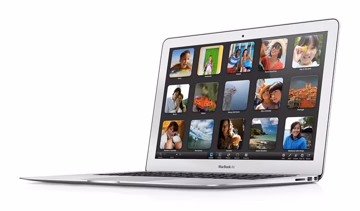 MacBook Air 2018 được đánh giá là một cuộc cách mạng của Apple trong việc nâng cấp hiệu suất, tính năng của thiết bị sau 10 năm ra mắt lần đầu tiên, với Face ID, Touch ID.