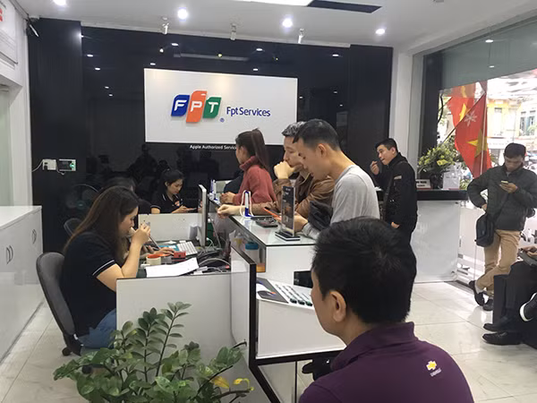 Lượng khách có nhu cầu thay pin khá lớn.