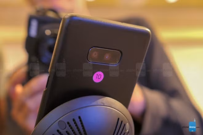 Samsung bat ngo lo anh smartphone 5G-Hinh-5
