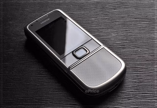 Nokia 8800 Carbon Arte là sản phẩm kế thừa thành công của Nokia N97.