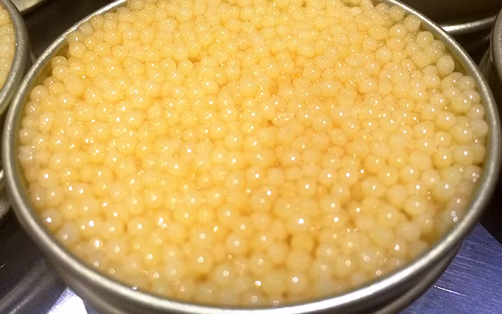 Món trứng cá Almas Caviar của Iran có giá 34.500 USD (Ảnh: Therichest)