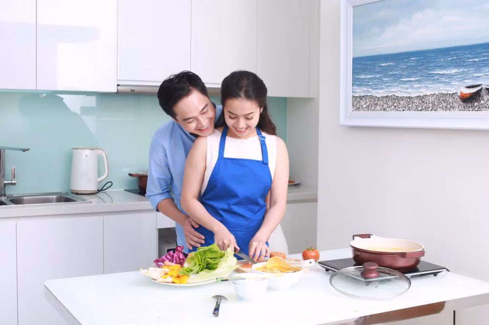 Chuyện gì anh ấy cũng tâm sự với mẹ. Ảnh minh họa: Internet.