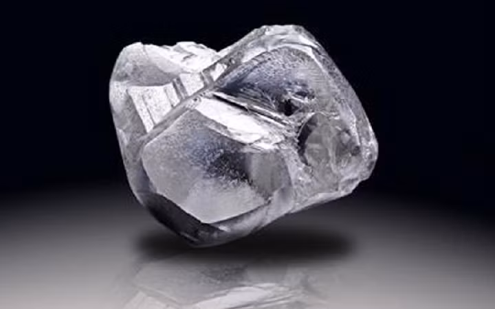 Viên kim cương thô kích thước 478 carat trị giá 12 triệu USD.