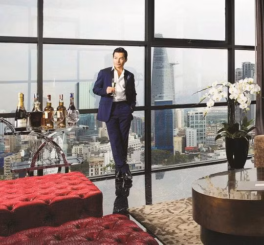 Ngôi nhà của Trần Bảo Sơn được thiết kế sang trọng thích hợp với phong cách doanh nhân.
