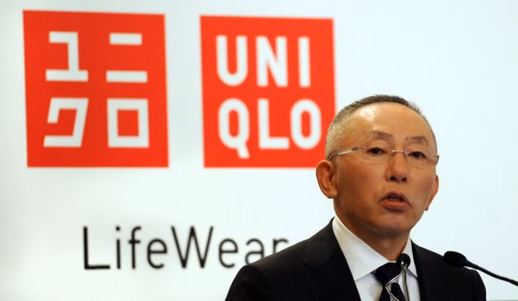 Tadashi Yanai: Nhà sáng lập và chủ sở hữu nhãn hàng bán lẻ quần áo nổi tiếng Uniqlo với tổng giá trị tài sản là 15,3 tỷ USD. Ông tốt nghiệp Đại học danh tiếng Waseda, lấy bằng cử nhân ở hai chuyên ngành Kinh tế và Chính trị học. Nhãn hàng Uniqlo của ông phát triển mạnh mẽ tại các nước châu Á, đặc biệt là Thái Lan và Trung Quốc. Tại Mỹ, đến tháng 3 năm 2017, Uniqlo đã khai trương 47 cửa hàng.