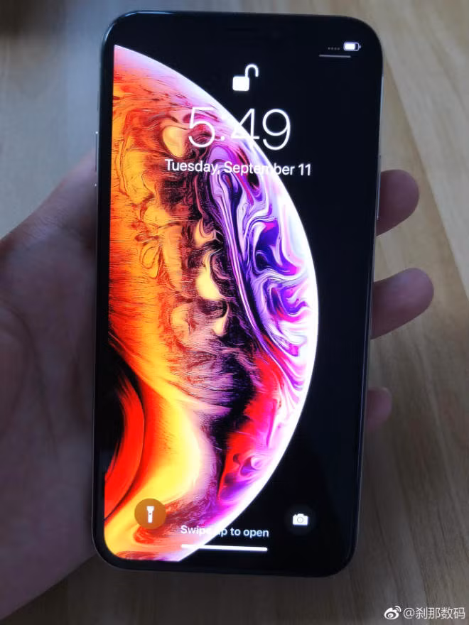 Dân mạng “ầm ầm” trên tay iPhone Xs sắp ra mắt Dan mang “am am” tren tay iPhone Xs sap ra mat