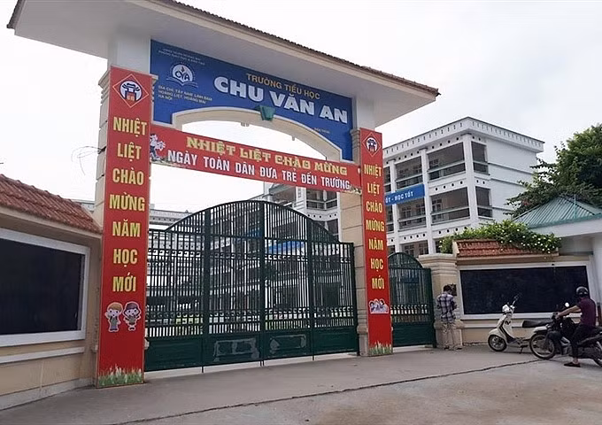 Thit ga “thoi” Halo Food vao bep TH Chu Van An: Phu huynh suc soi, lo lang