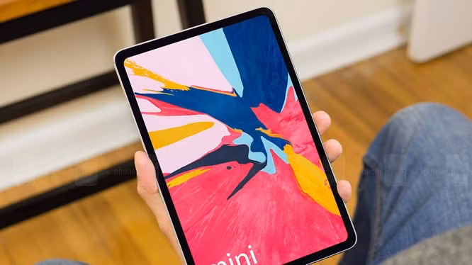 Thiet ke iPad mini 5 duoc he lo qua mot chiec op lung silicon