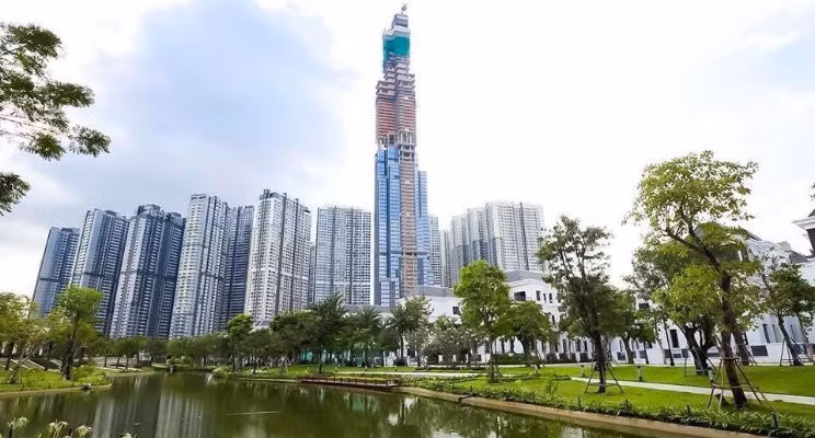 Về lợi nhuận trước thuế, Vinhomes đề ra chỉ tiêu 21.971 tỷ đồng cho năm 2018, tăng 942% so với năm 2017.