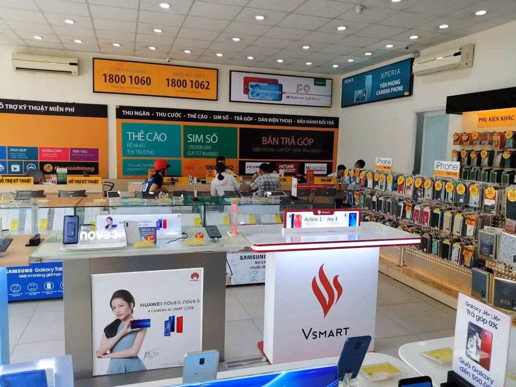 4 mau Vsmart dau tien se duoc phan phoi tai 5.000 diem