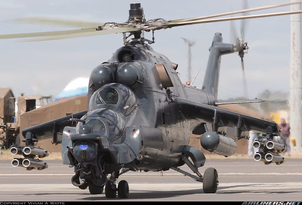 Bên cạnh khẩu pháo 20mm, Mi-24 Super Hind còn được trang bị loại tên lửa chống tăng dẫn đường laser bán chủ động INGWE có tầm bắn từ 5-10km mạnh hơn loại AT-6 của Liên Xô.