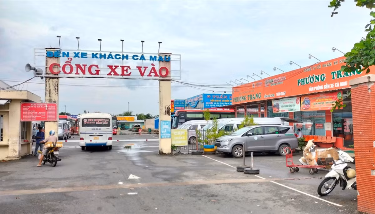 Nhận được tin báo, lực lượng chức năng đã nhanh chóng cử người xuống hiện trường. Qua khám xét, xác định dấu vết trên thân thể nạn nhân kết hợp với thông tin của gia đình cung cấp xác định có dấu hiệu giết người cướp tài sản. Được biết, trước khi bị giết, chị Luyến có quán bán nước giải khát và thức ăn gần bến xe khách Cà Mau (phường 6, TP Cà Mau). (Ảnh minh họa, nguồn internet) 