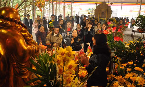 Den chua cung, sam le khan the nao de “moi viec nhu y nguyen“?