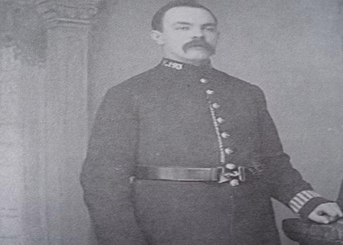 Trung sĩ Thomas Green là cảnh sát đầu tiên thiệt mạng trong cuộc bạo động ở nước Anh hồi thế kỷ 20.
