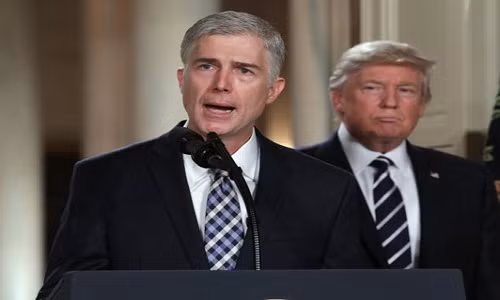 Tong thong My Donald Trump de cu Chanh an Toa an Toi cao