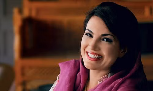 Reham Khan đến từ Pakistan là một phụ nữ không chỉ xinh đẹp mà còn rất tài năng. Cô là một nhà báo, MC kiêm nhà sản xuất phim. Ảnh: Wonders List.