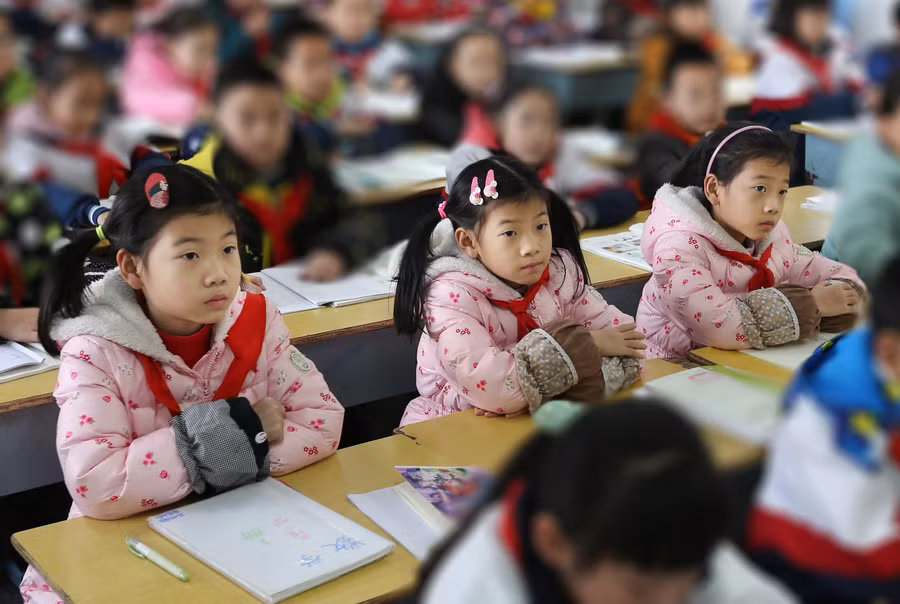 Cặp sinh ba Yu Chunxiao, Yu Xiaxu và Yu Qiushi giống nhau đến mức bố mẹ của các em cũng có lúc nhầm lẫn.