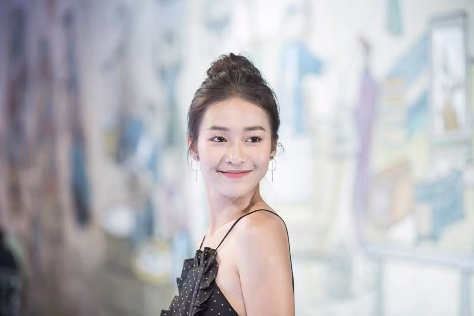  4. Khả ngân - 1 triệu followers Tên thật: Trần Thị Kim Ngân, 20 tuổi, TP.HCM Được biết đến với nickname 'hot girl boxing' Người mẫu ảnh, quảng cáo, diễn viên Dự án tham gia: MV 'Chờ ngày mưa tan' (Noo Phước Thịnh), 'Lời xin lỗi' (Đào Bá Lộc), phim 'Trở về 3', 'Nàng tiên có 5 nhà', 'Cao thủ ẩn danh', 'Lật mặt 2', 'Sao nhập ngũ' mùa 4...