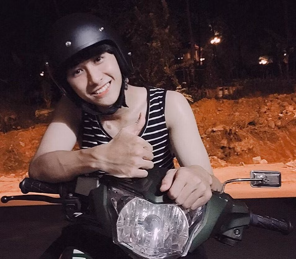 Sở hữu chiều cao nổi bật cùng vẻ ngoài đẹp trai, nam sinh thường xuyên nhận được lời khen, tỏ tình từ phái nữ, thậm chí là những người lớn tuổi hơn mình. Tuy nhiên, "mỹ nam Yên Bái" vẫn chưa có bạn gái.